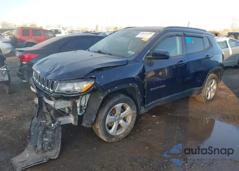 2019 Jeep Compass Latitude 4X4 z USA, uszkodzony, nr VIN 3C4NJDBB4KT839650